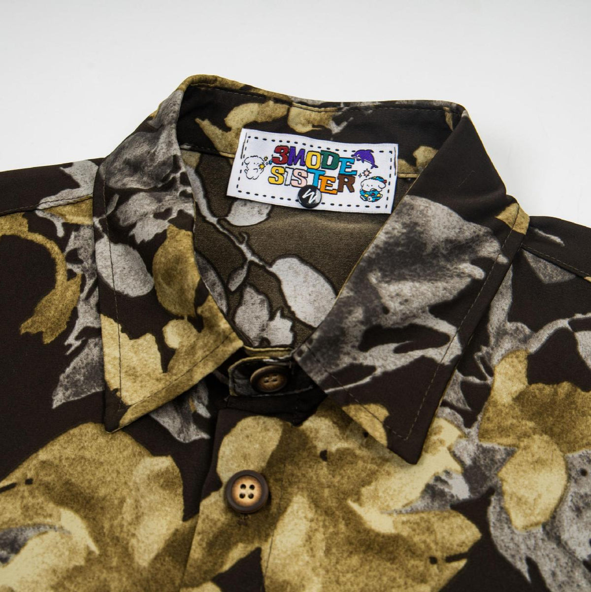 Floral printed short-sleeved shirt, brown/tan camo pattern, 3MODE SISTER.