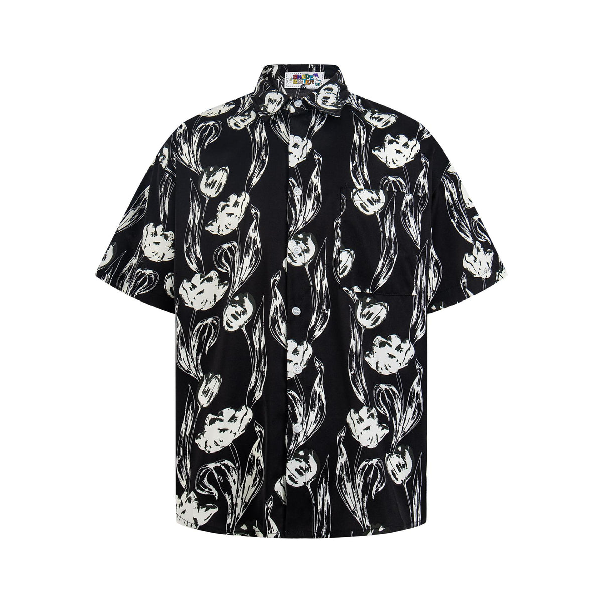 Floral printed short-sleeve shirt in black with white floral pattern by eprolo, button-front