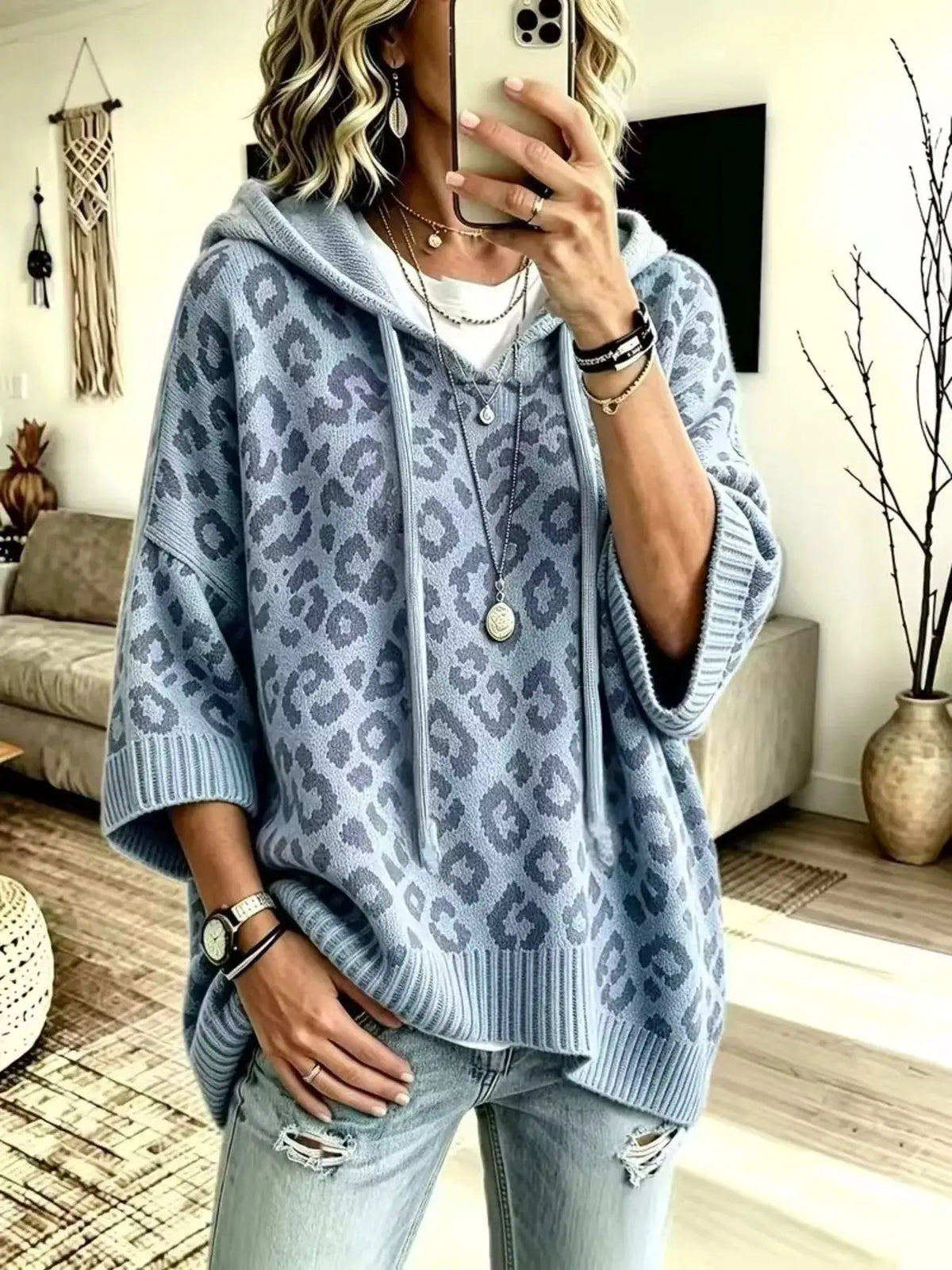 Drawstring leopard hooded sweater in blue-gray knit with oversized fit and ribbed cuffs