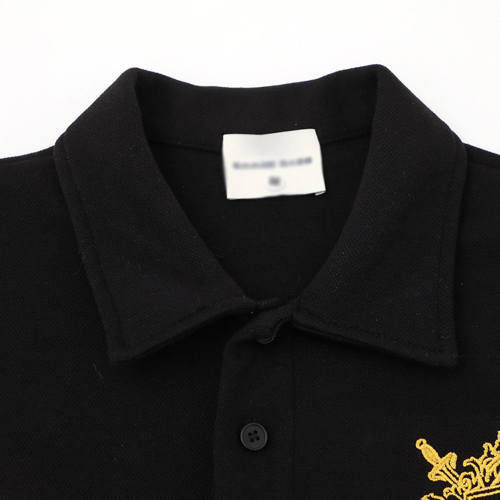 Emblem letter embroidered short sleeved T-shirt in black with gold embroidery