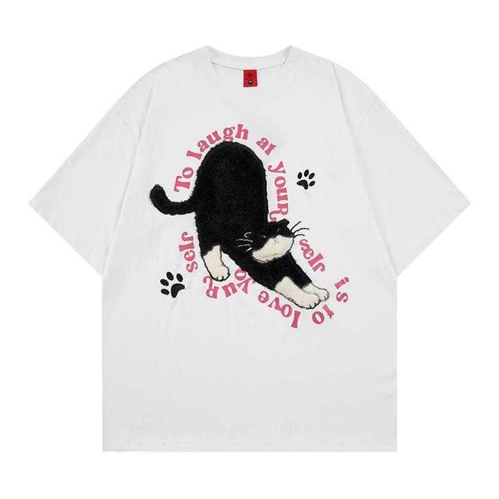 T-shirt à manches courtes et motif de chat qui se penche