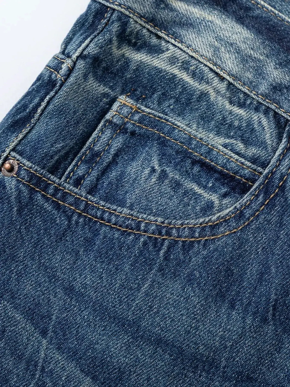 Men's washed denim Bermuda shorts in blue cotton, relaxed fit.