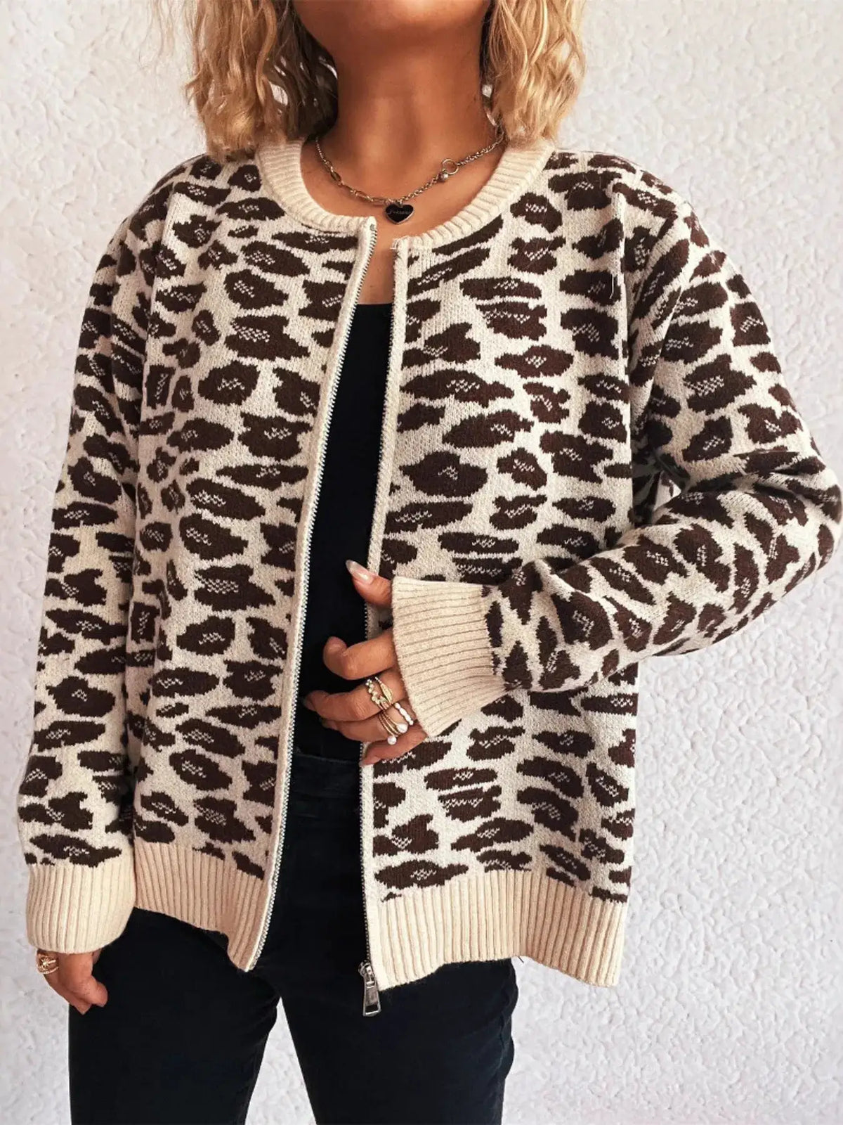 Zip-up knitted leopard-print cardigan in beige and brown with long sleeves, by Trendsi