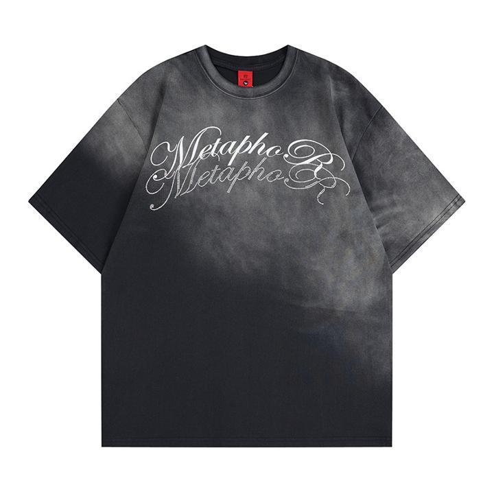 T-shirt à manches courtes avec lettrage estampé à chaud et teinture par pulvérisation