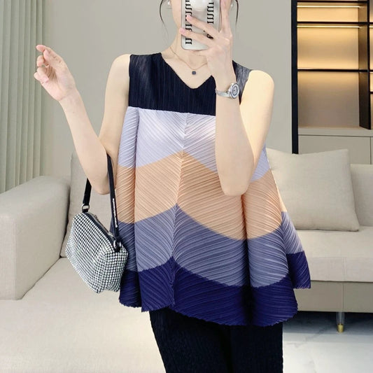 V-neck color blocked loose pleated top with youthful and stylish style, versatile sleeveless T-shirt for women by eprolo