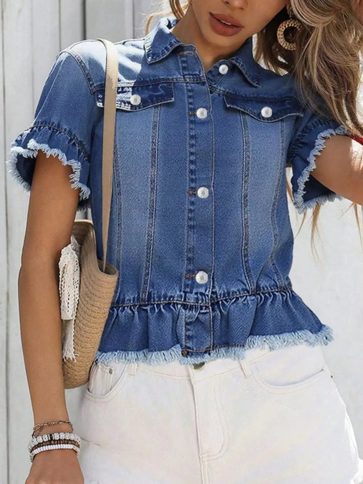 Ruffle-hem blue denim jacket with short sleeves and button-front closure, Trendsi