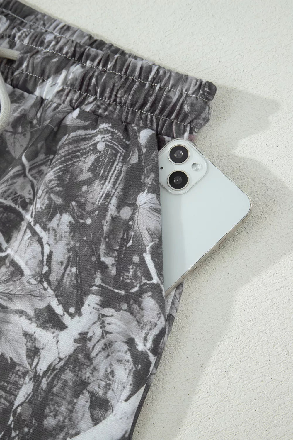 Abstract maple leaf printed shorts with drawstring and elastic waist