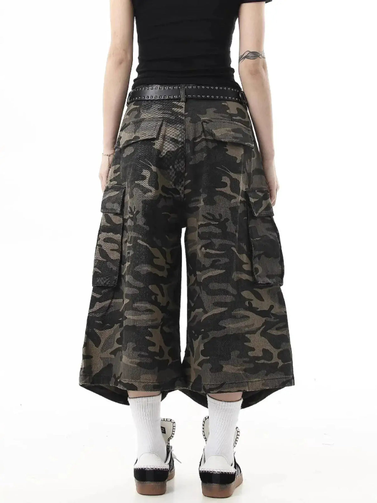 Men's camouflage cargo denim shorts, plus size, cotton–polyester blend with cargo pockets.
