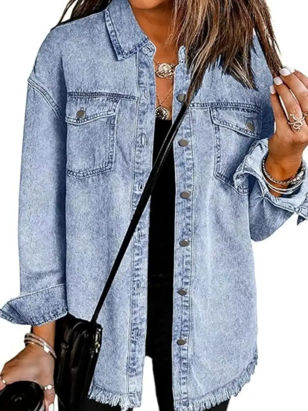 Classic frayed-hem button-up denim jacket with side pockets in blue wash