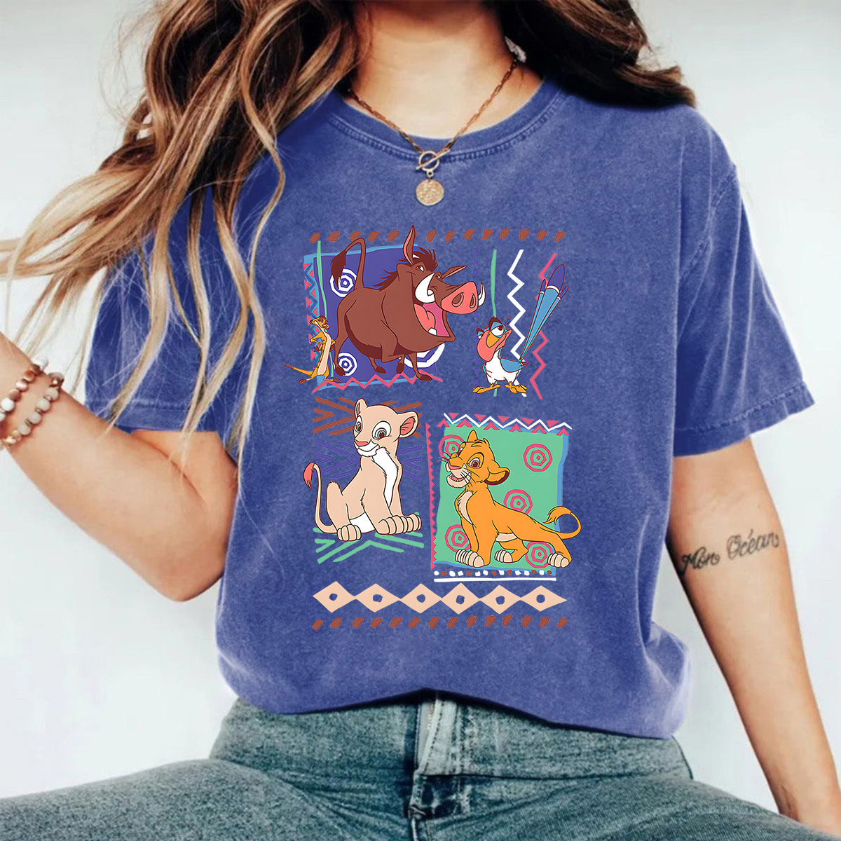 Camiseta de dibujos animados lavada y usada