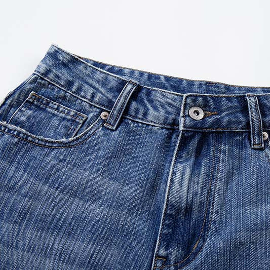 Short en jean d'inspiration vintage