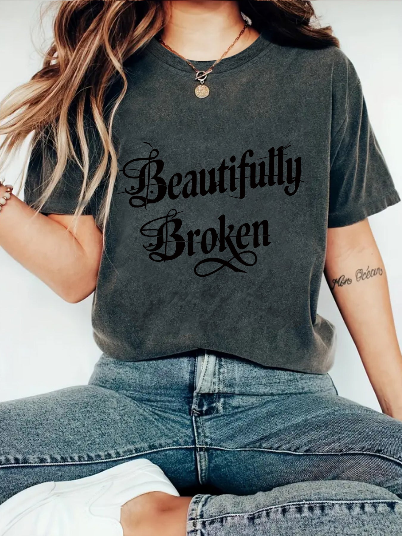 Camiseta "Bellamente Roto"