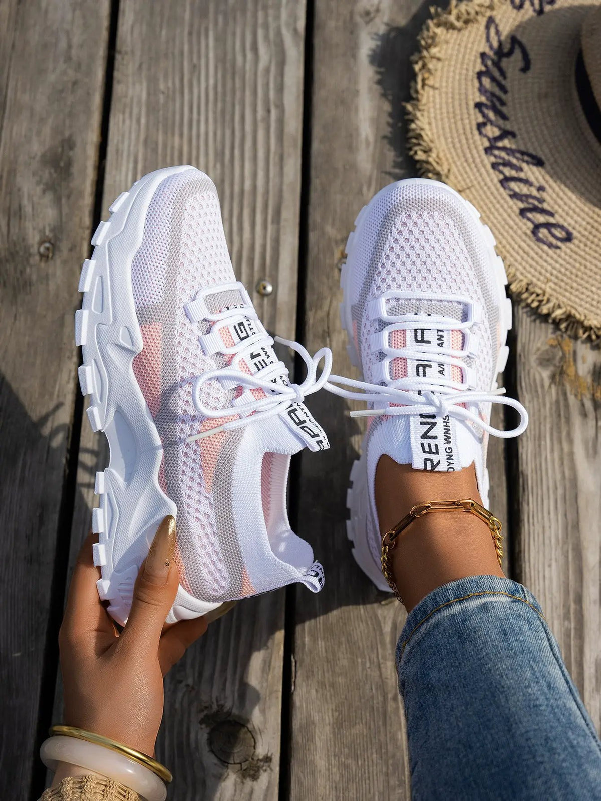 Flyknit mesh sneakers, women's breathable white shoes with pink accents, lace-up walking and running (2)