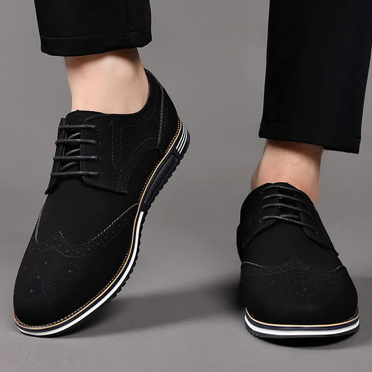 Chaussures pour hommes à semelle blanche élargie et gravée en cuir à la mode