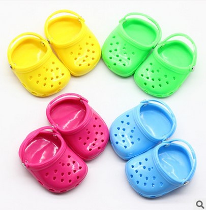 Chaussons de plage pour poupée