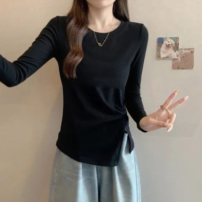 sophisticated round neck long sleeve t-shirt.
