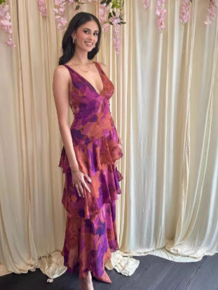 Vestido de mujer con estampado floral, tirantes finos, espalda descubierta y cuello en V de múltiples capas