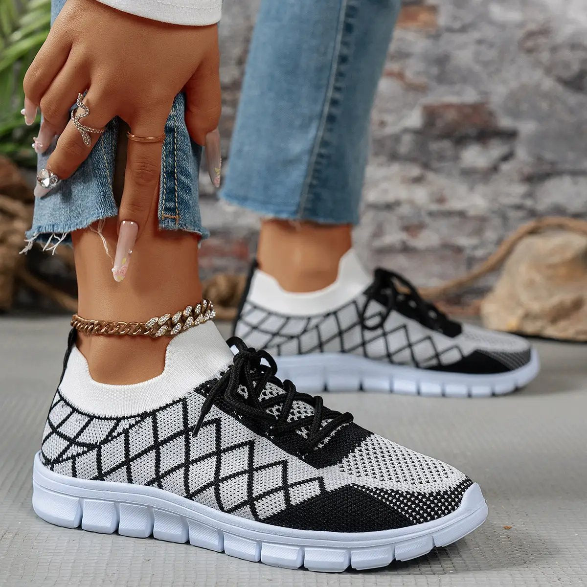 Pair of colorblock plaid flyknit sneakers for women with mesh upper, lace-up, white sole