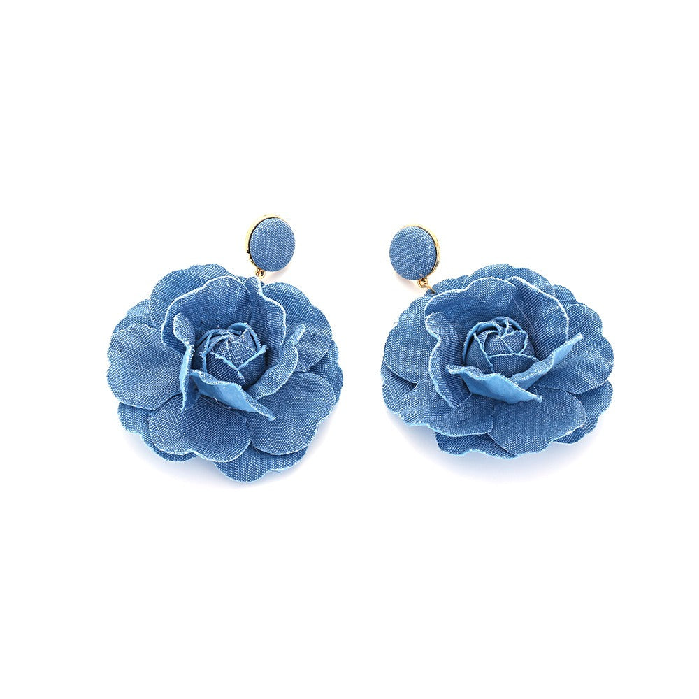 Boucles d'oreilles personnalisées en denim faites à la main avec des fleurs