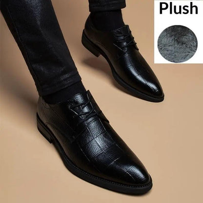 Pair of men's black leather British-style pointed-toe lace-up height-increasing shoes