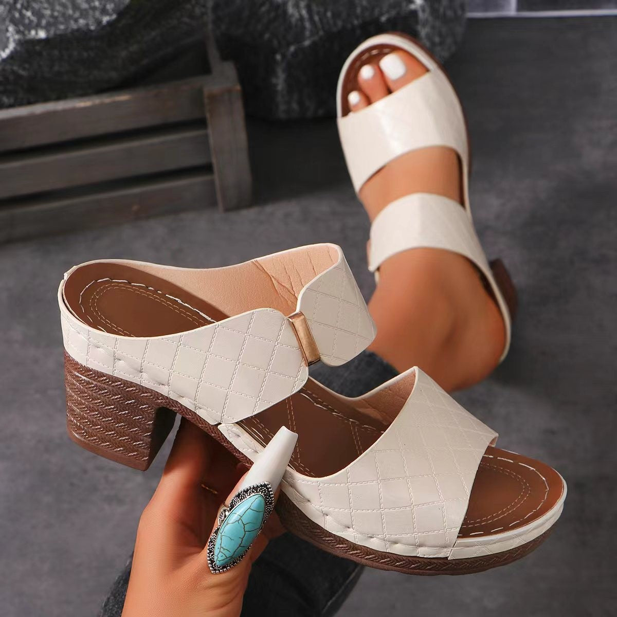 Sandales à talons épais Été Bout rond Carreaux Claquettes Chaussons Mode Talons hauts Chaussures pour femmes