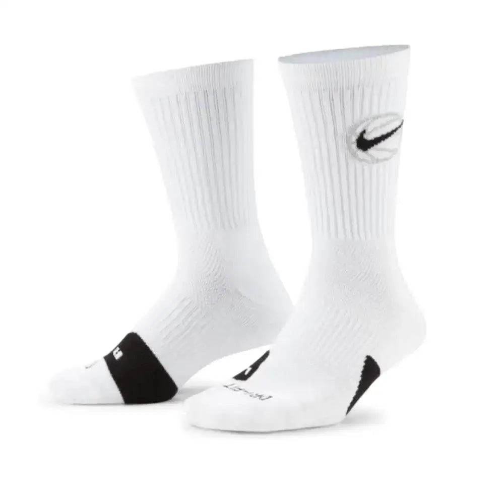 Nike Everyday Crew socks, white unisex basketball socks in a 3-pack, ribbed crew length with black Nike swoosh.