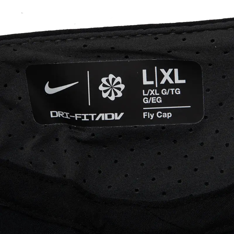 Nike Fly Cap black cap with breathable perforated panels, size L/XL.