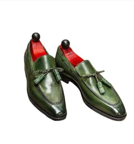Kensington men's green PU slip-on tassel loafers, pair with red lining