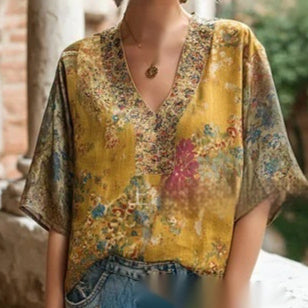 Top de mujer con cuello de pico, estampado 3D y manga corta, con un elegante estilo artístico y vintage