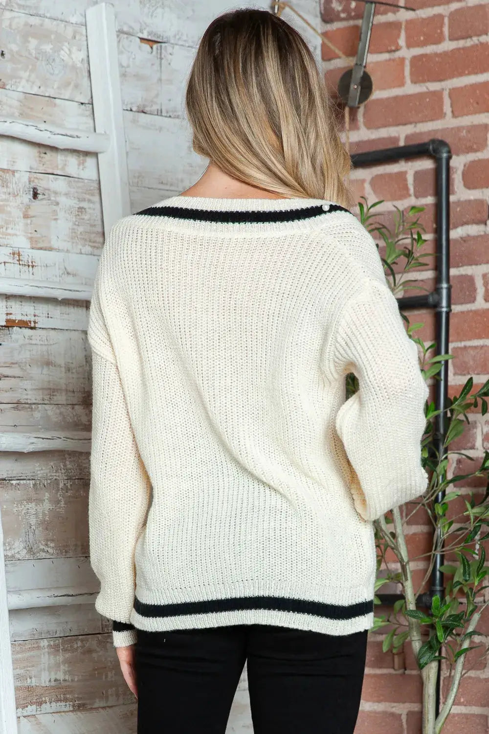 Contrast Trim V-Neck Long Sleeve Sweater, cream with black neckline and hem
